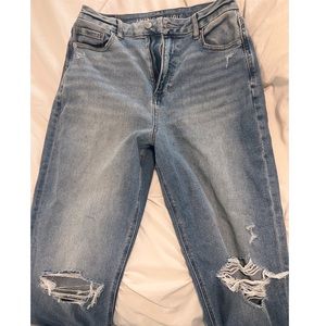 American Eagle Mom Jeans *never worn*